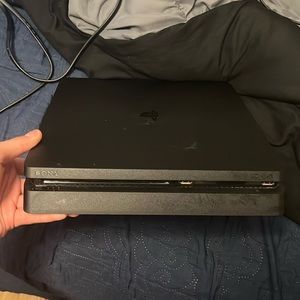 PlayStation 4 pro slim